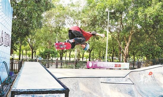 游家可, 的爱好者和, 年代末