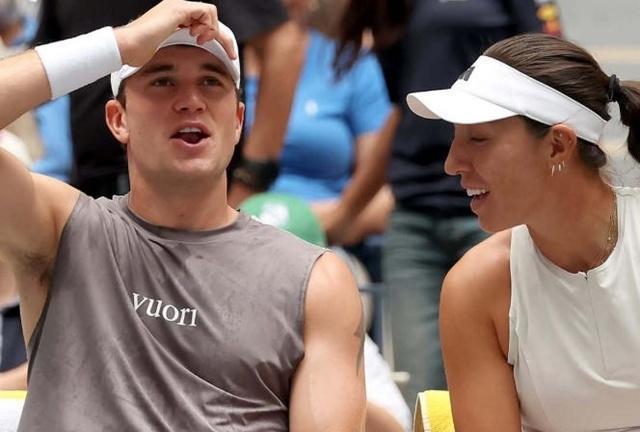 最终以大比, 网资格赛首 最终以大比, 网资格赛首