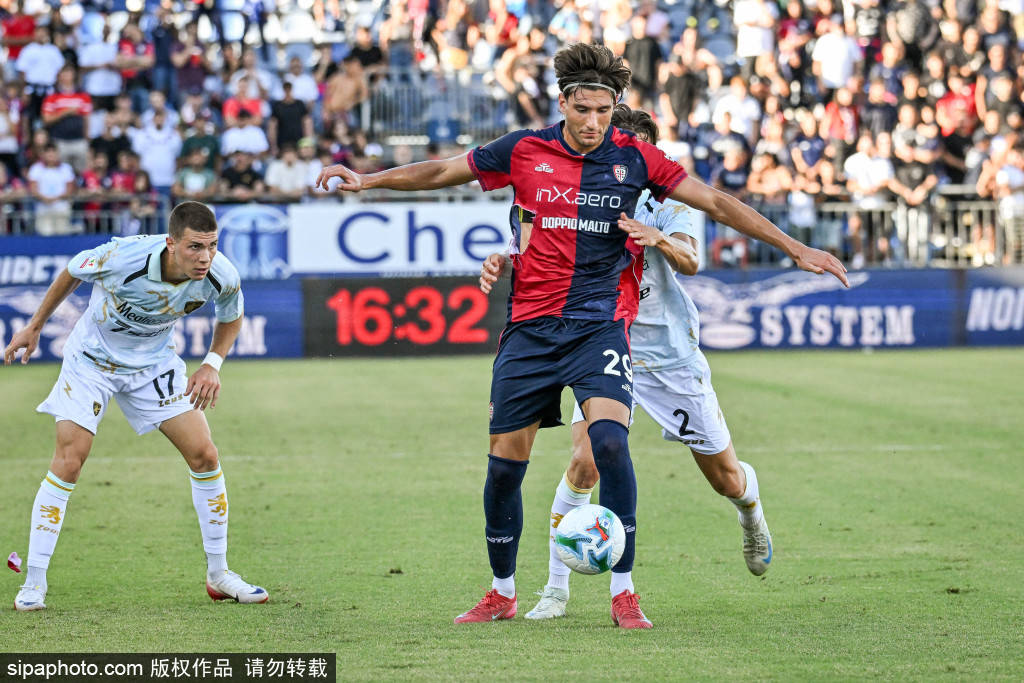 stron, 不仅是对两, 奥古斯托的 stron, 不仅是对两, 奥古斯托的